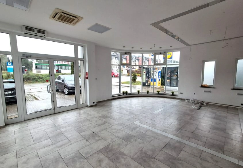 Wiele możliwości , własne miejsca parkingowe