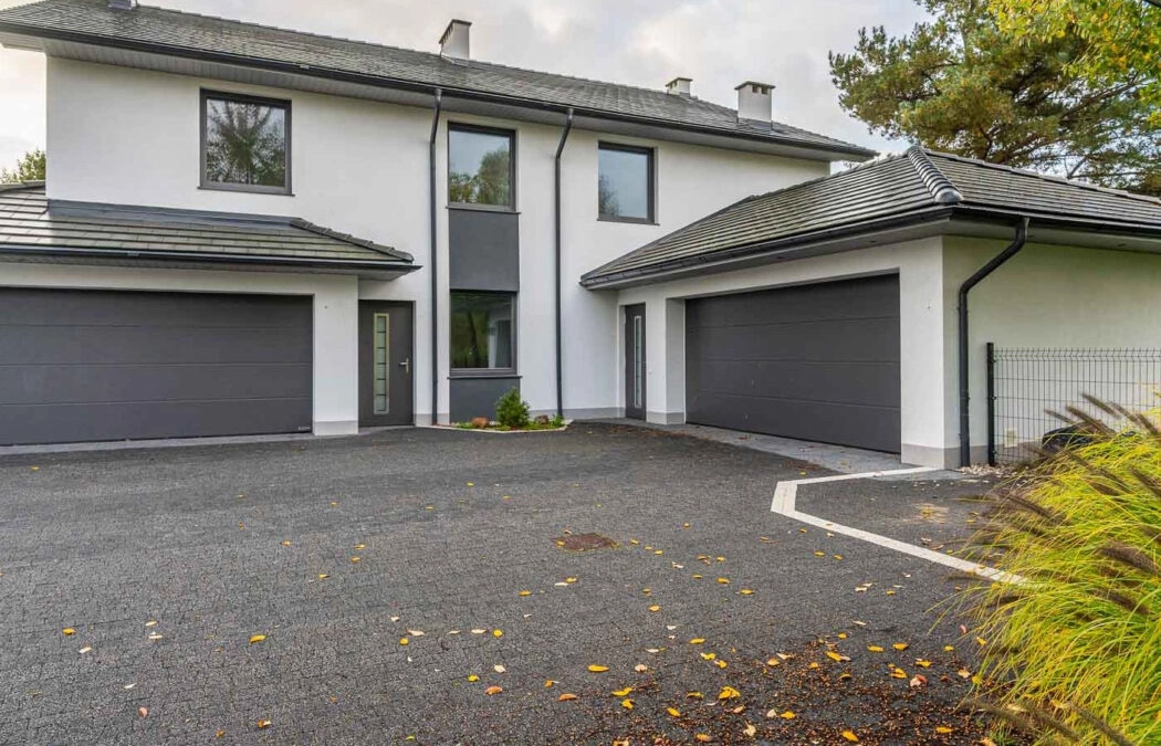 Nowoczesny dom premium z prywatną aleją dębową