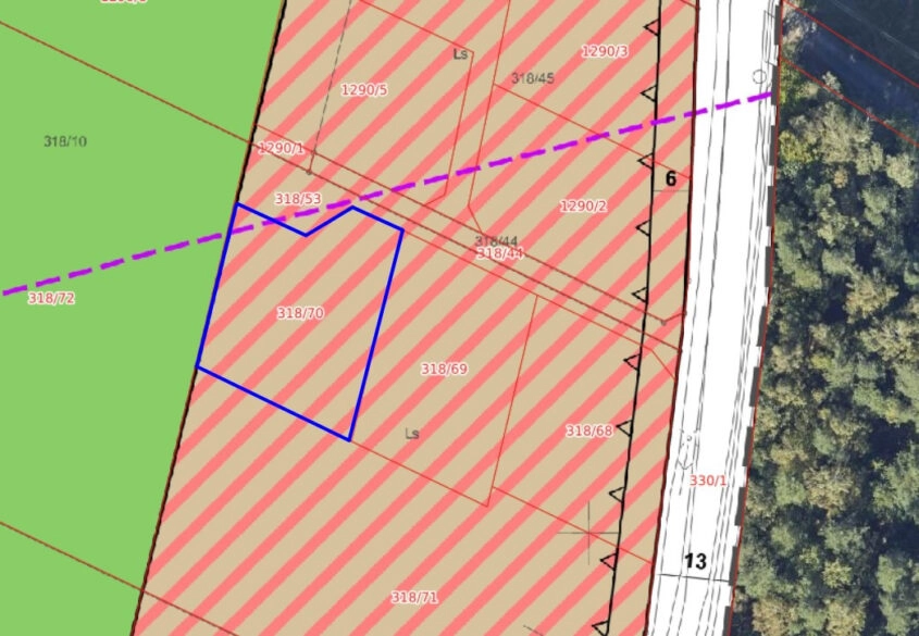 Działka pod dom lub usługi w leśnym otoczeniu
