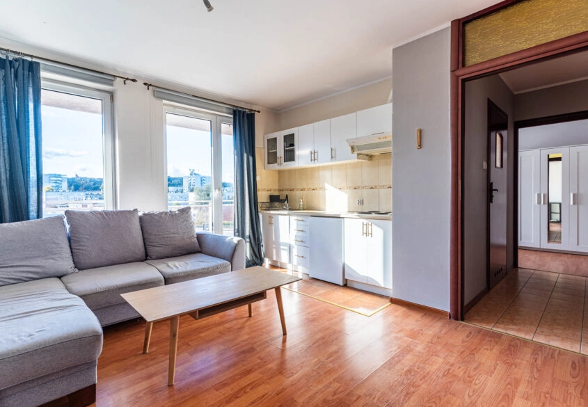 Wrzeszcz, 2 pokoje, hala, balkon, winda.