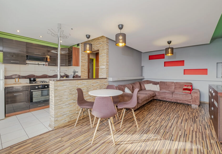 3 duże pokoje (możliwe 4), świetna komunikacja