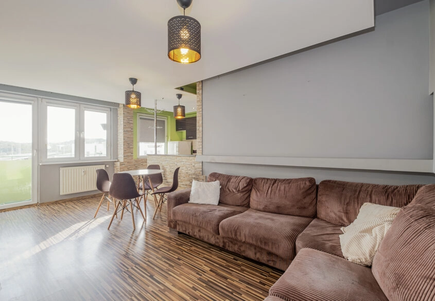 3 duże pokoje (możliwe 4), świetna komunikacja