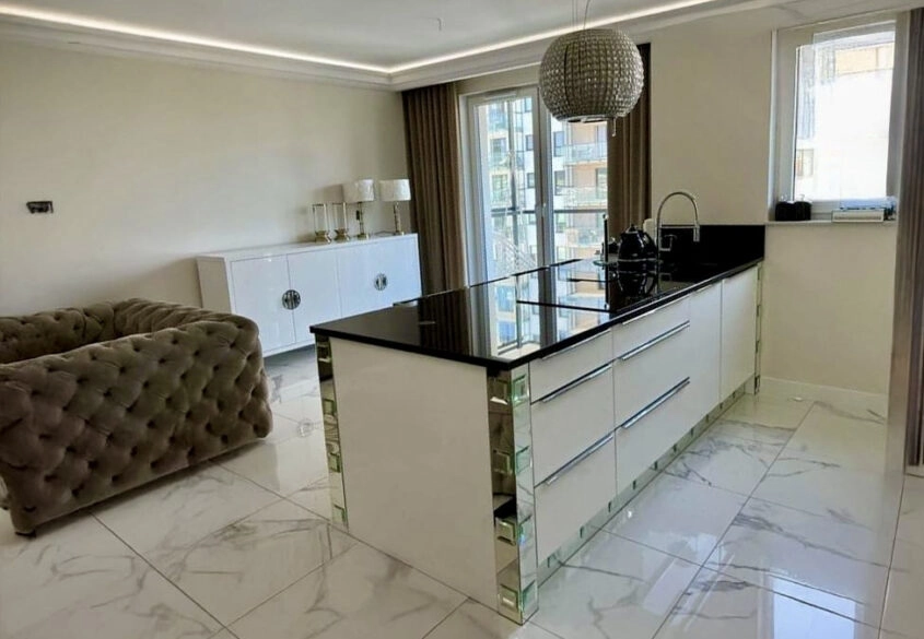 Eleganckie mieszkanie-duży balkon10 minut do Morza