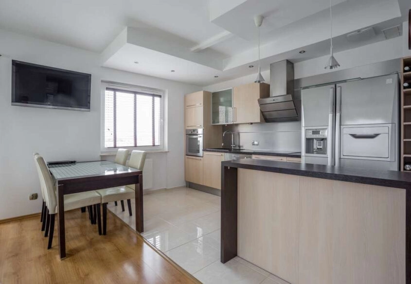 Spokojne 2 pokoje na Chełmie-Świetna komunikacja