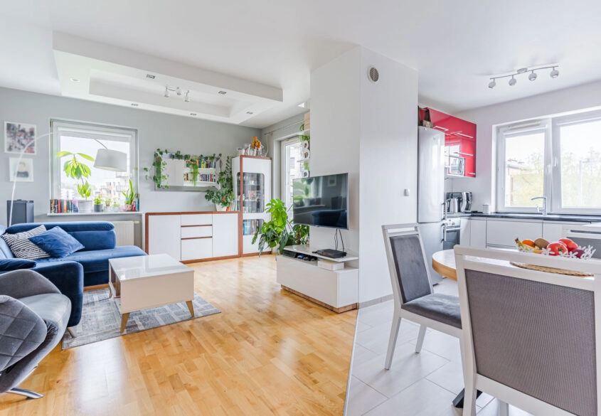 mieszkanie 3 pok + komórka + miejsce postojowe