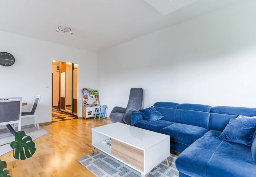 mieszkanie 3 pok + komórka + miejsce postojowe