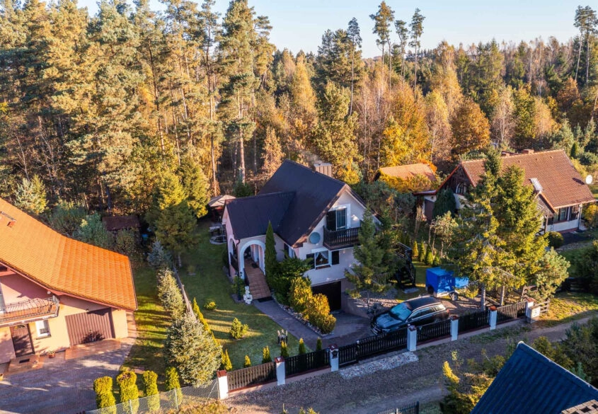 Piękny dom z kominkiem, prywatnym wyjściem do lasu