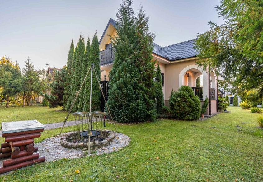 Piękny dom z kominkiem, prywatnym wyjściem do lasu