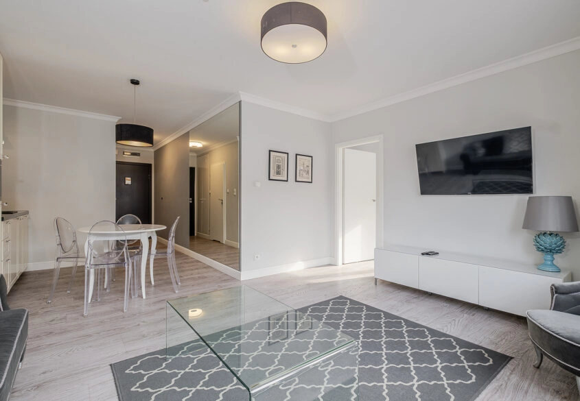 2 POKOJE/INWESTYCJA W SAMYM SERCU STAREGO MIASTA