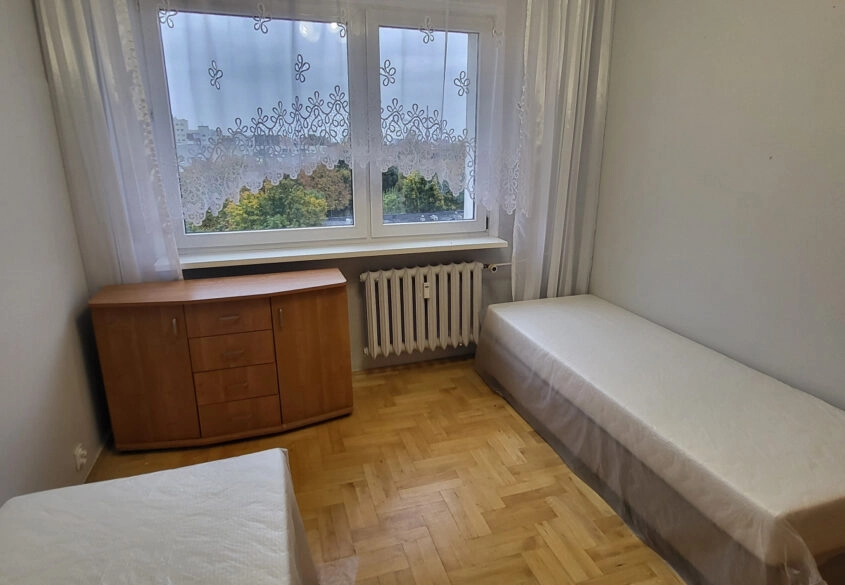 Trzy pokoje z dużym balkonem typu loggia ZASPA