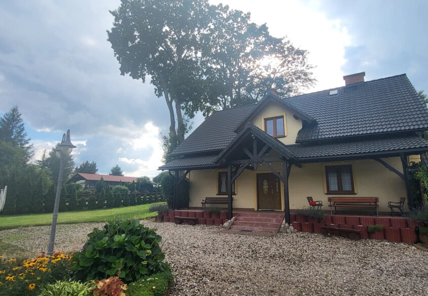 Dom wolnostojący w otulinie kaszubskich lasów