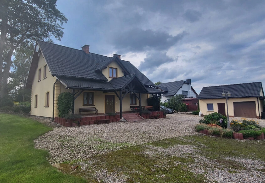 Dom wolnostojący w otulinie kaszubskich lasów