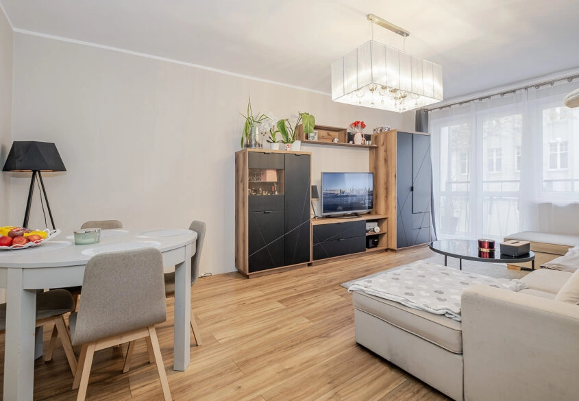 # pokoje z loggią i piwnicą w świetnej lokalizacji