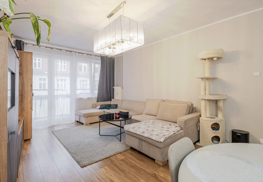 # pokoje z loggią i piwnicą w świetnej lokalizacji