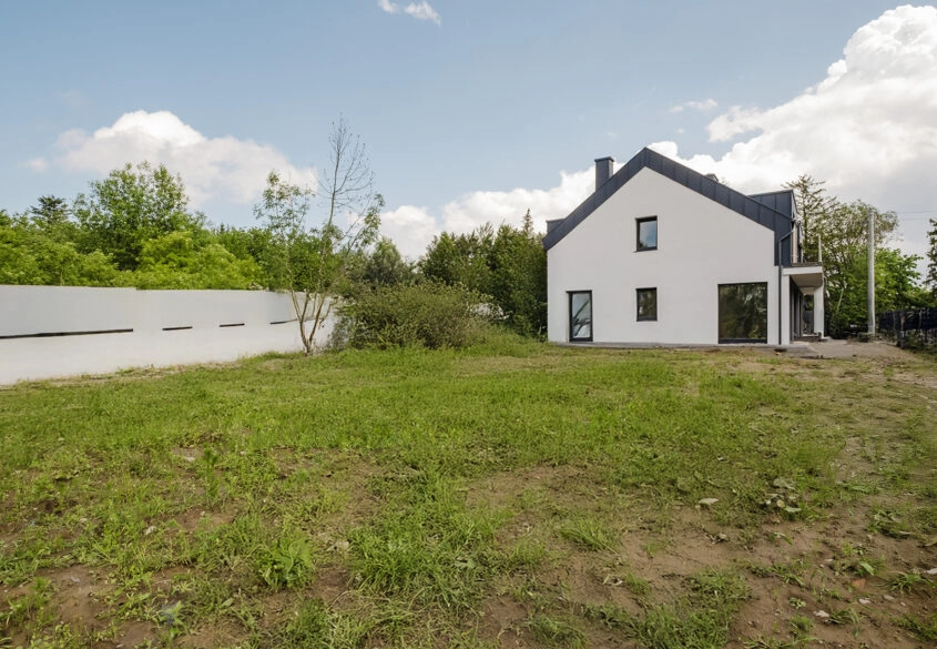 NOWOCZESNY BLIŹNIAK NAD JEZIOREM