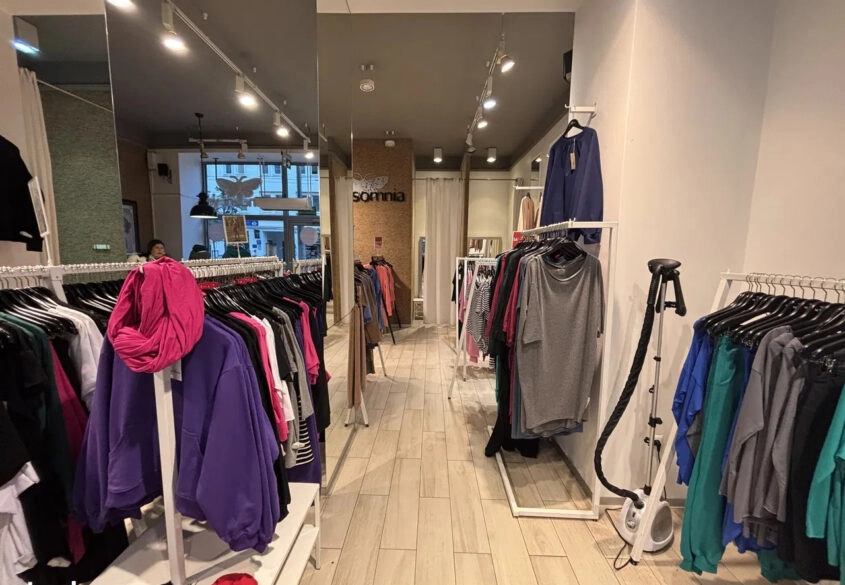 Lokal z witrynami na ul. Świętojańskiej w Gdyni