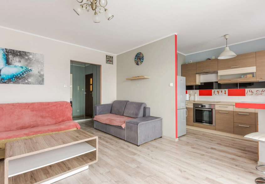 Kawalerka z dużym balkonem i miejscem parkingowym!