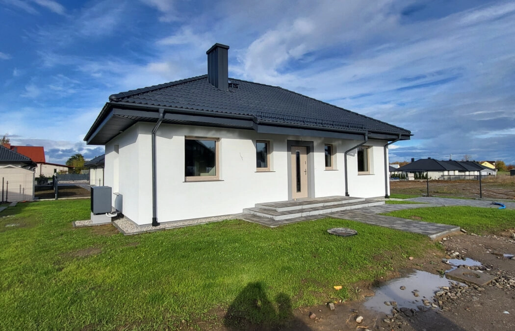 Bungalow z 2025r, 4 pokoje, działka 425m2