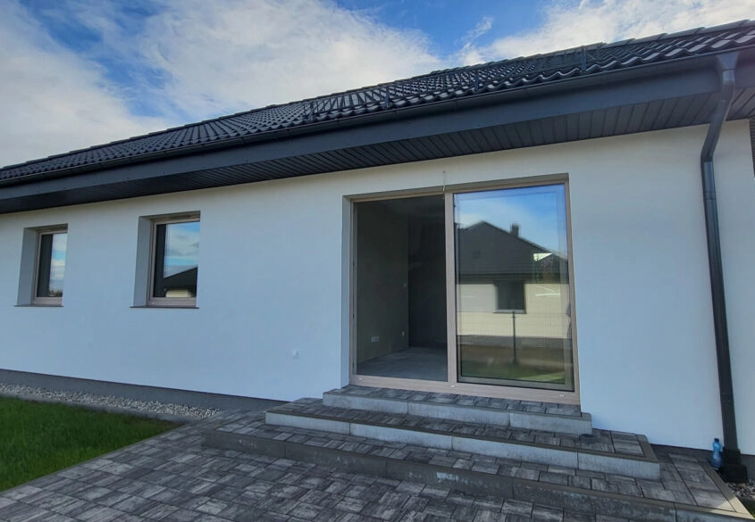 Bungalow z 2025r, 4 pokoje, działka 425m2