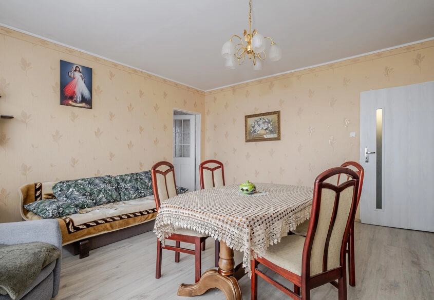 5 pokoi, 2 balkony, piwnica, ostatnie piętro!