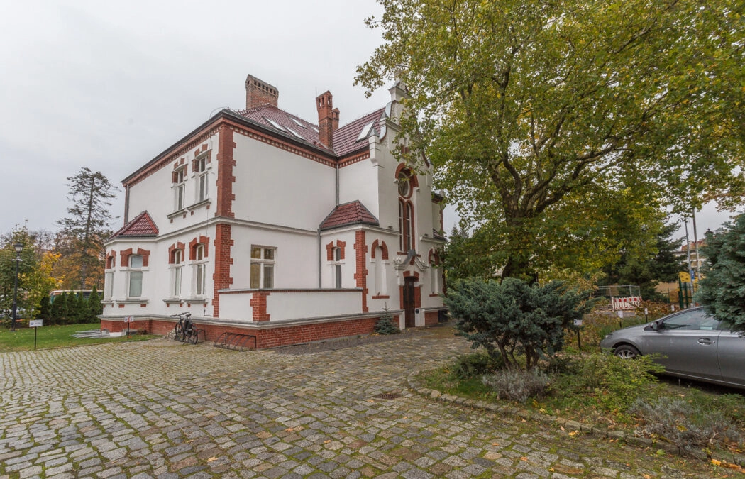 Unikatowa kamienica w centrum na dużej działce!