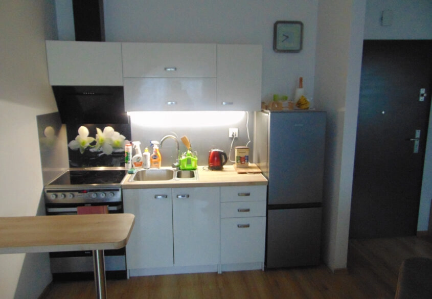 Reda 2 pokoje do wejścia