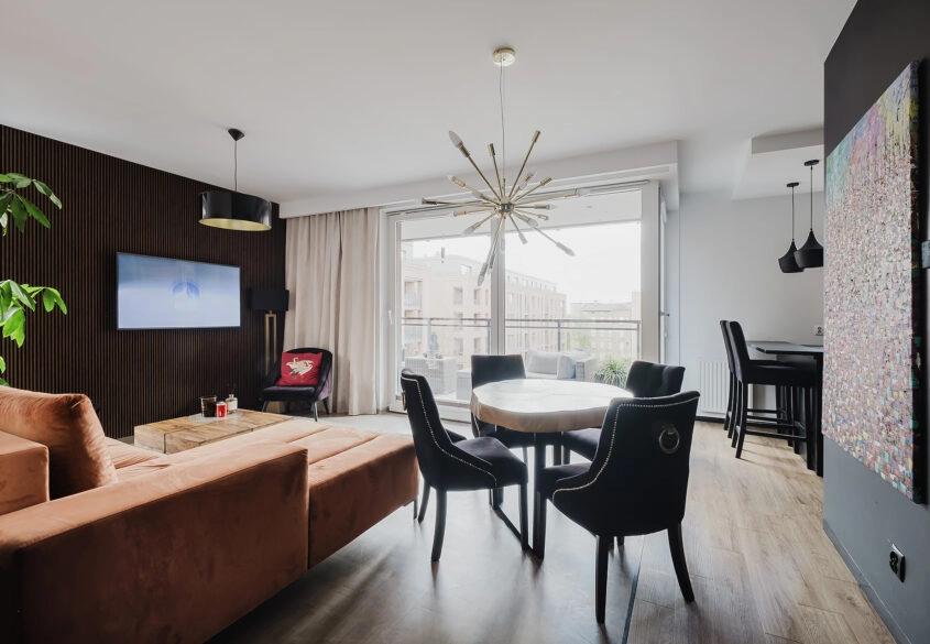 Cicho, wygodnie, pełne wyposażenie, hala garażowa