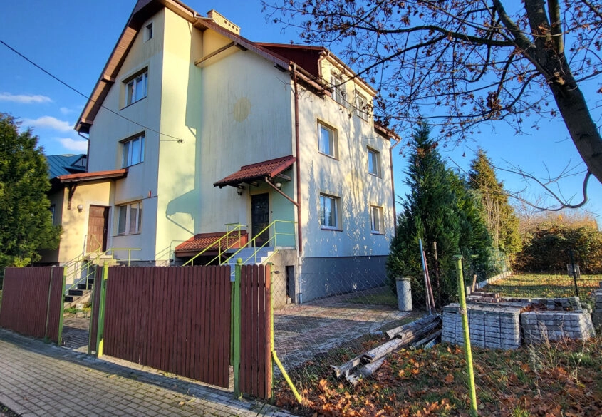 Duży dom dla rodzinny lub dla pracowników