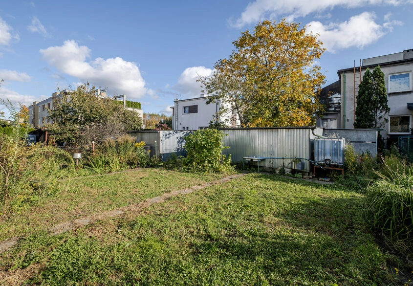 Mieszkanie z garażem i duzym ogródkiem