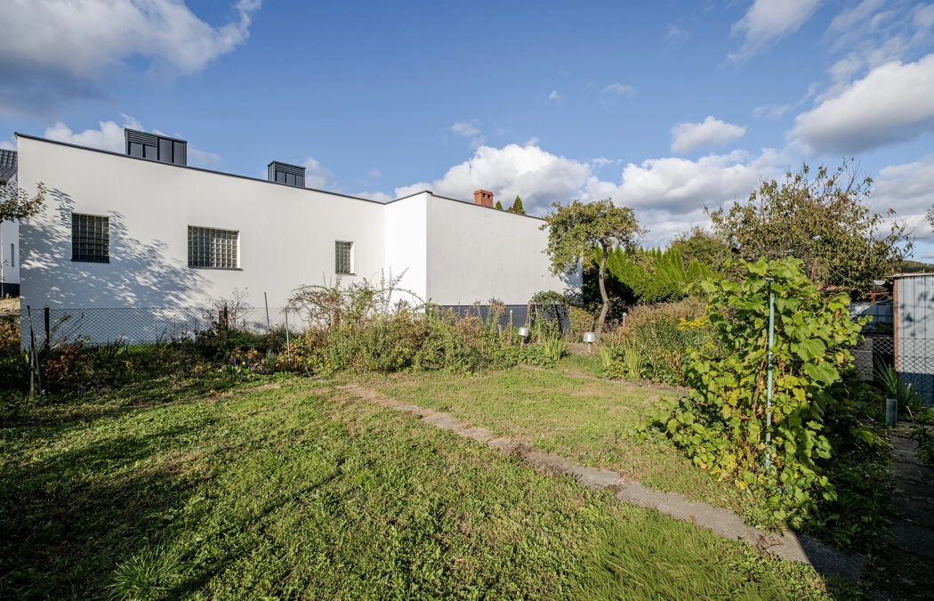 Mieszkanie z garażem i duzym ogródkiem