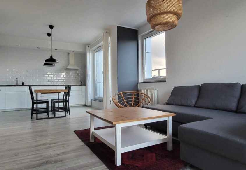 Apartament w Śródmieściu, 3 pokoje z m. postojowym