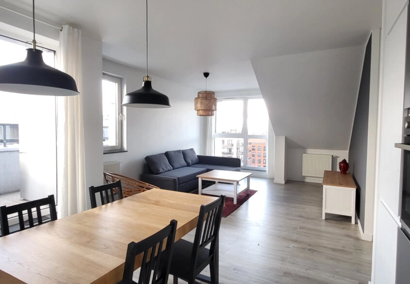 Apartament w Śródmieściu, 3 pokoje z m. postojowym