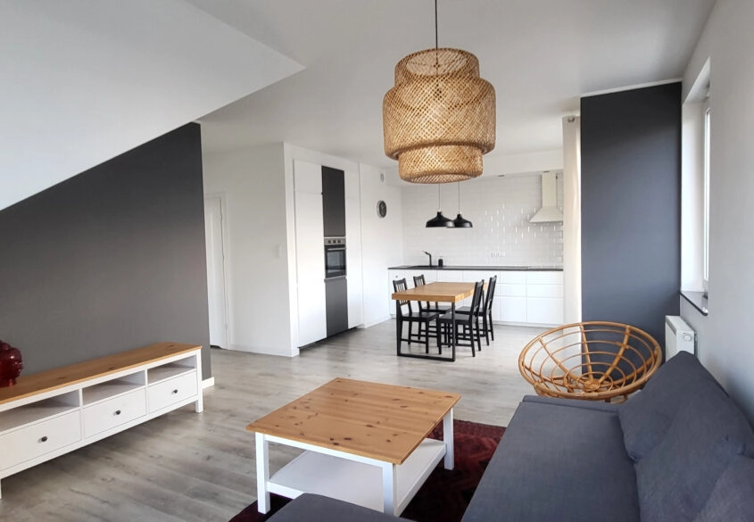 Apartament w Śródmieściu, 3 pokoje z m. postojowym