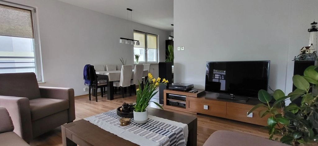 NA SPRZEDAŻ  PRZESTRONNE 2 POKOJE W REDŁOWIE