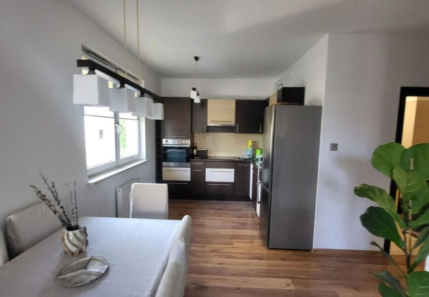 NA SPRZEDAŻ  PRZESTRONNE 2 POKOJE W REDŁOWIE