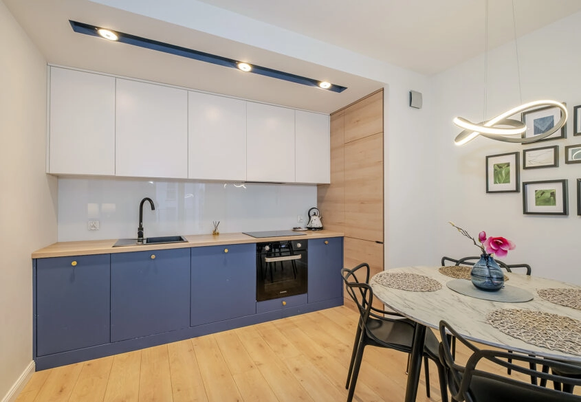 2 pokoje blisko plaży/gotowiec/od zaraz/GARAŻ