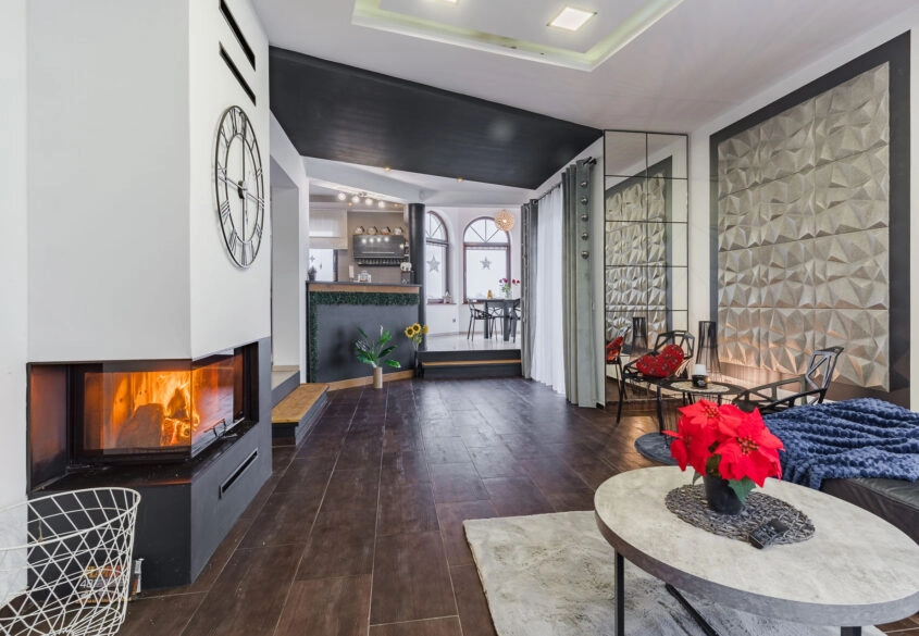 Dom w stylu pałacyku, duża działka+ domek letni