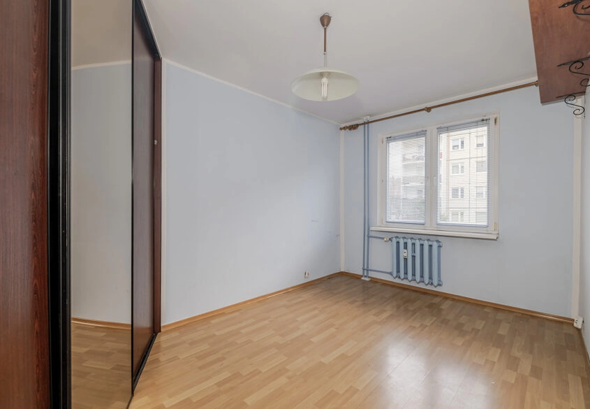 3 pokoje z dużą loggią! Blisko pełnej komunikacji