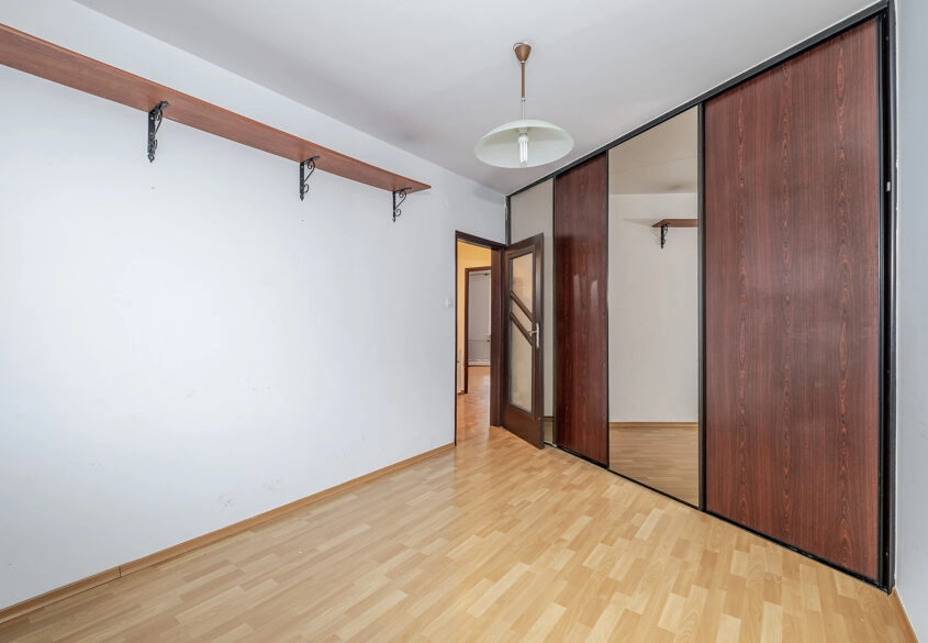 3 pokoje z dużą loggią! Blisko pełnej komunikacji