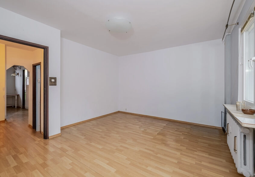 3 pokoje z dużą loggią! Blisko pełnej komunikacji