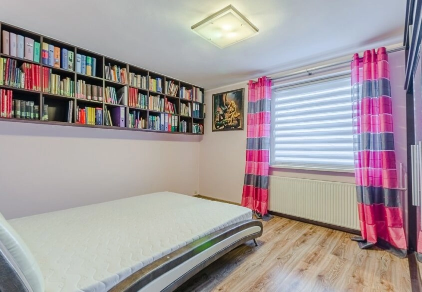 Dom z kilkoma lokalami - zamieszkaj i zarabiaj!