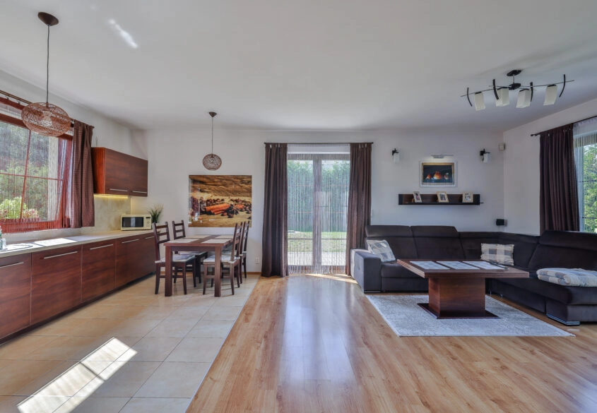 Wolnostojący dom - 800m2 działki