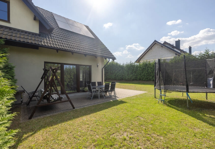 Wolnostojący dom - 800m2 działki