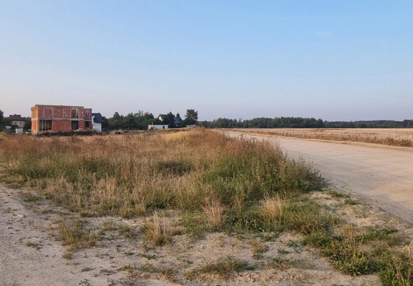 Działki oddalone zaledwie 1,9 km do plaży