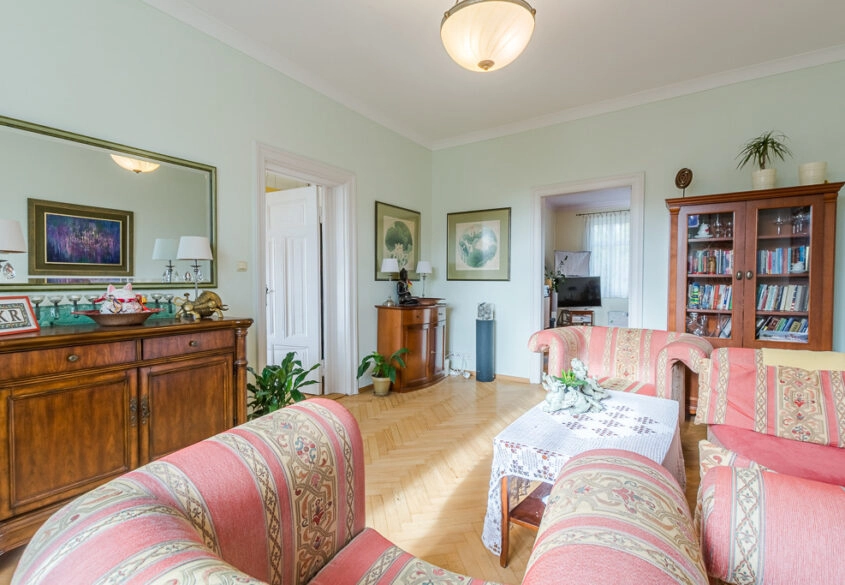 Wyjątkowy apartament w przedwojennej willi pod las