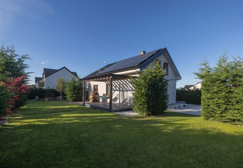 DOM WOLNOSTOJACY W DOSKONAŁEJ LOKALIZACJI PĘPOWA