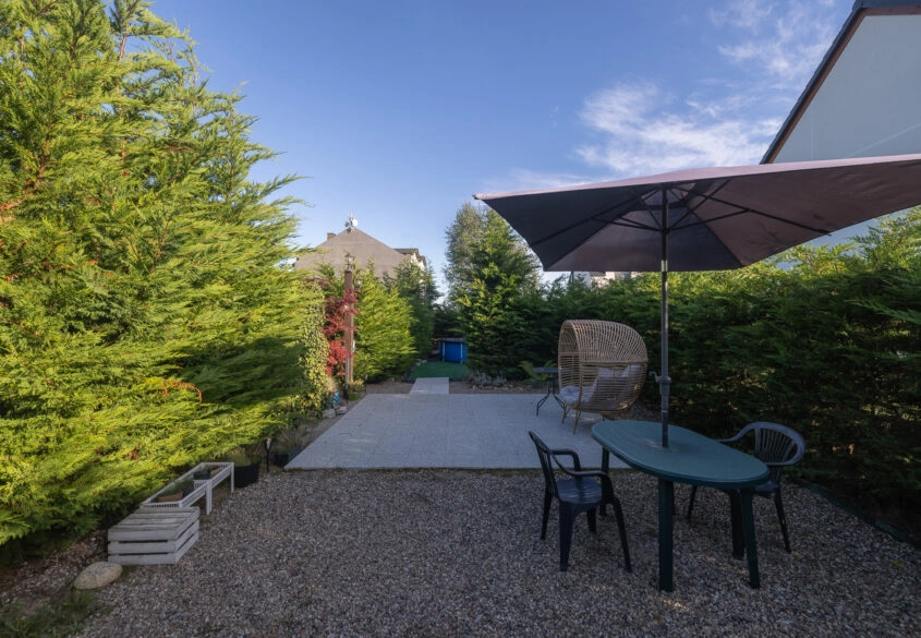 DOM WOLNOSTOJACY W DOSKONAŁEJ LOKALIZACJI PĘPOWA