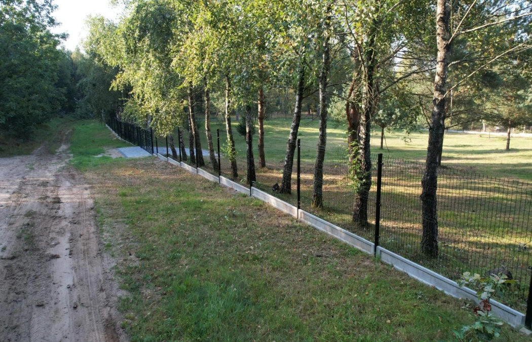 Działka nad jeziorem