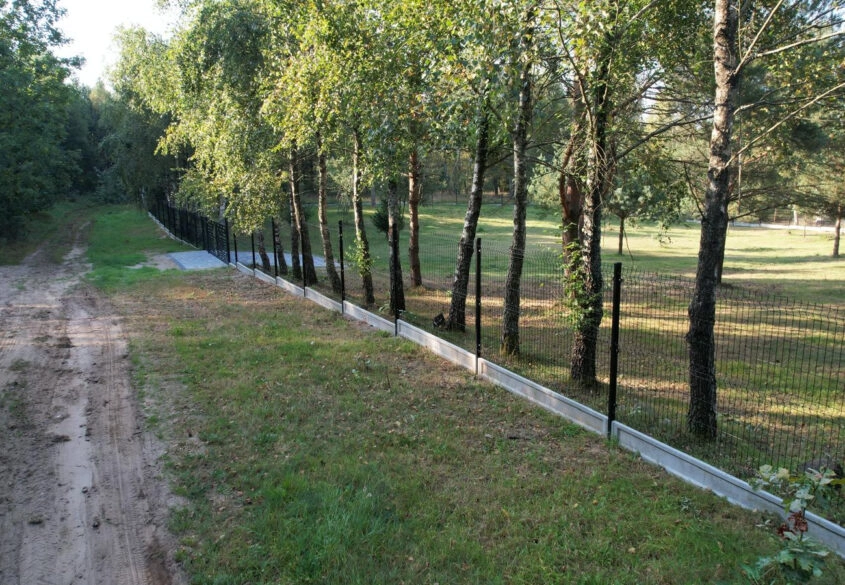 Działka nad jeziorem