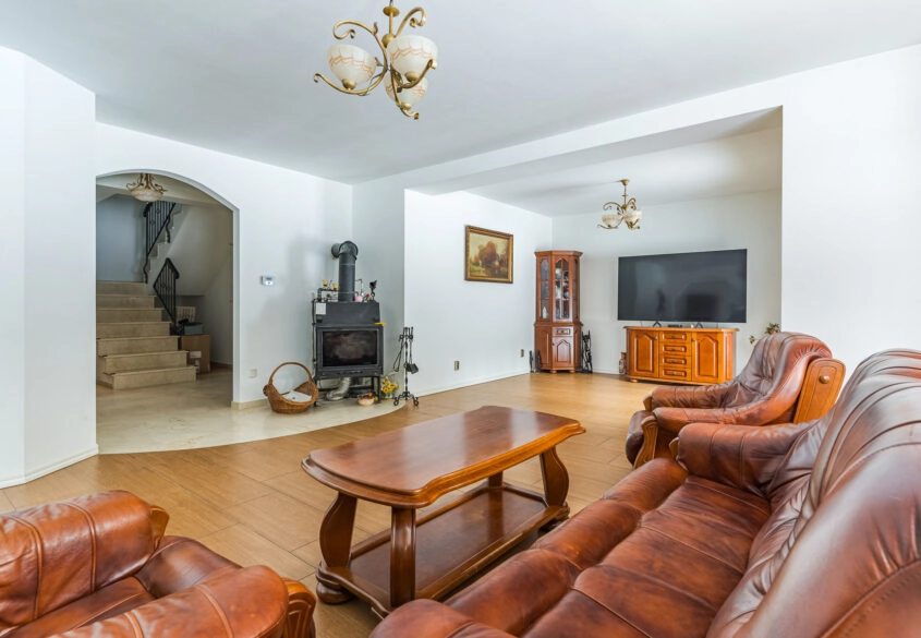 2 domy na 2 hektarach wśrodku lasu!